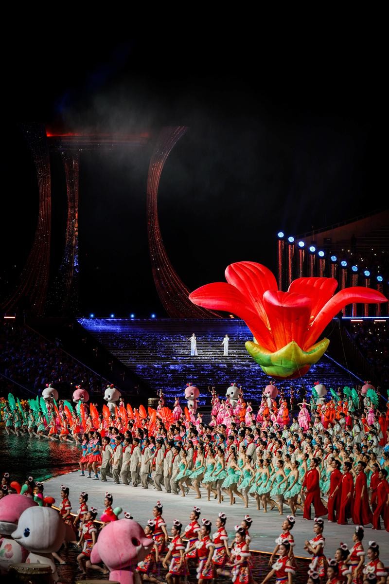 同根同源 同心同缘 同梦同圆——十五运会开幕式用湾区交响共谱时代乐章 同根同源 同心同缘 同梦同圆——十五运会开幕式用湾区交响共谱时代乐章